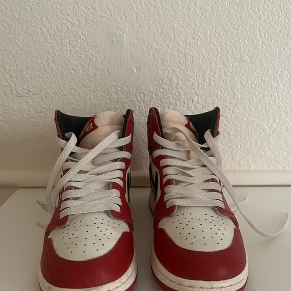 Air jordan 1 chicagoretro high og red sneakers+ black laces and verification tag - Picture 3 of 8